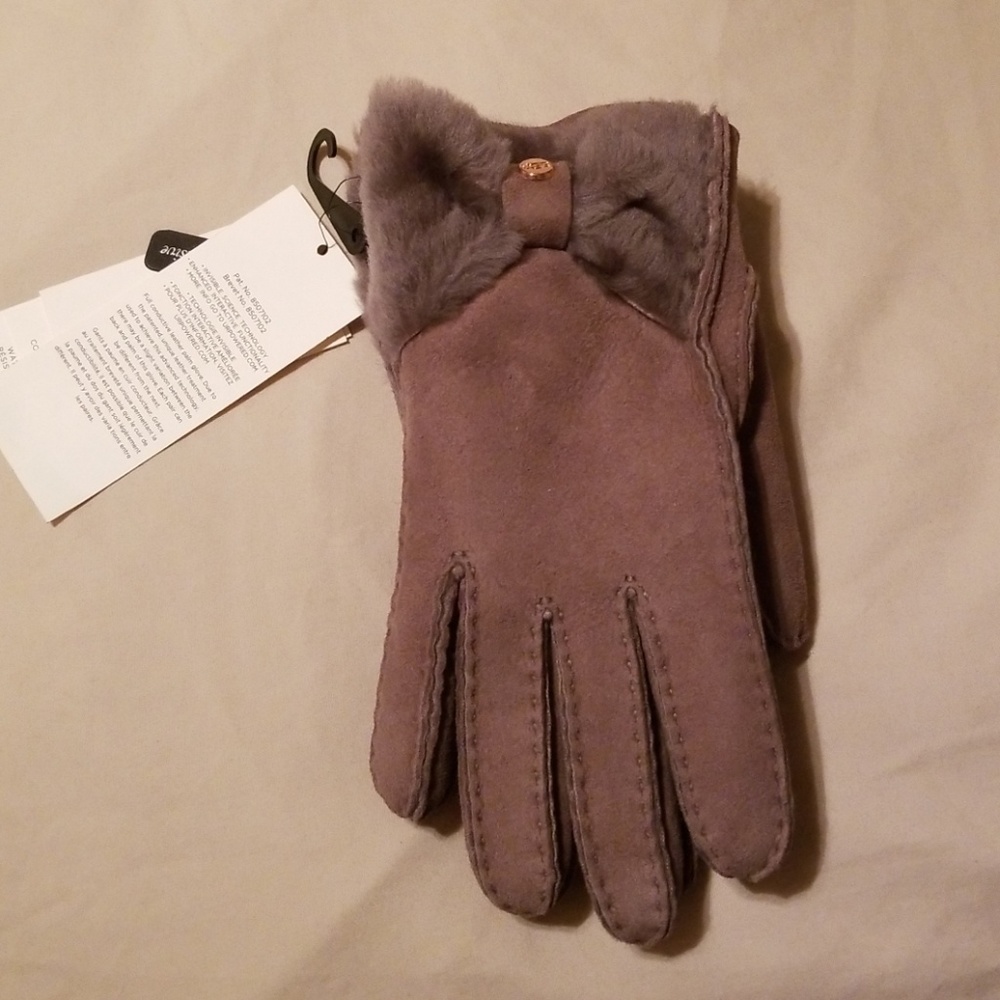 Gray gloves